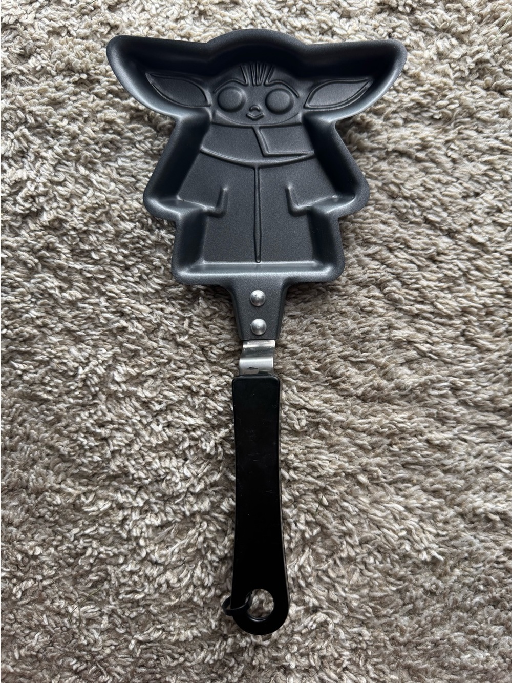 Star Wars Grogu (Baby Yoda) Nonstick Pancake Pan Frankford Candy 2021